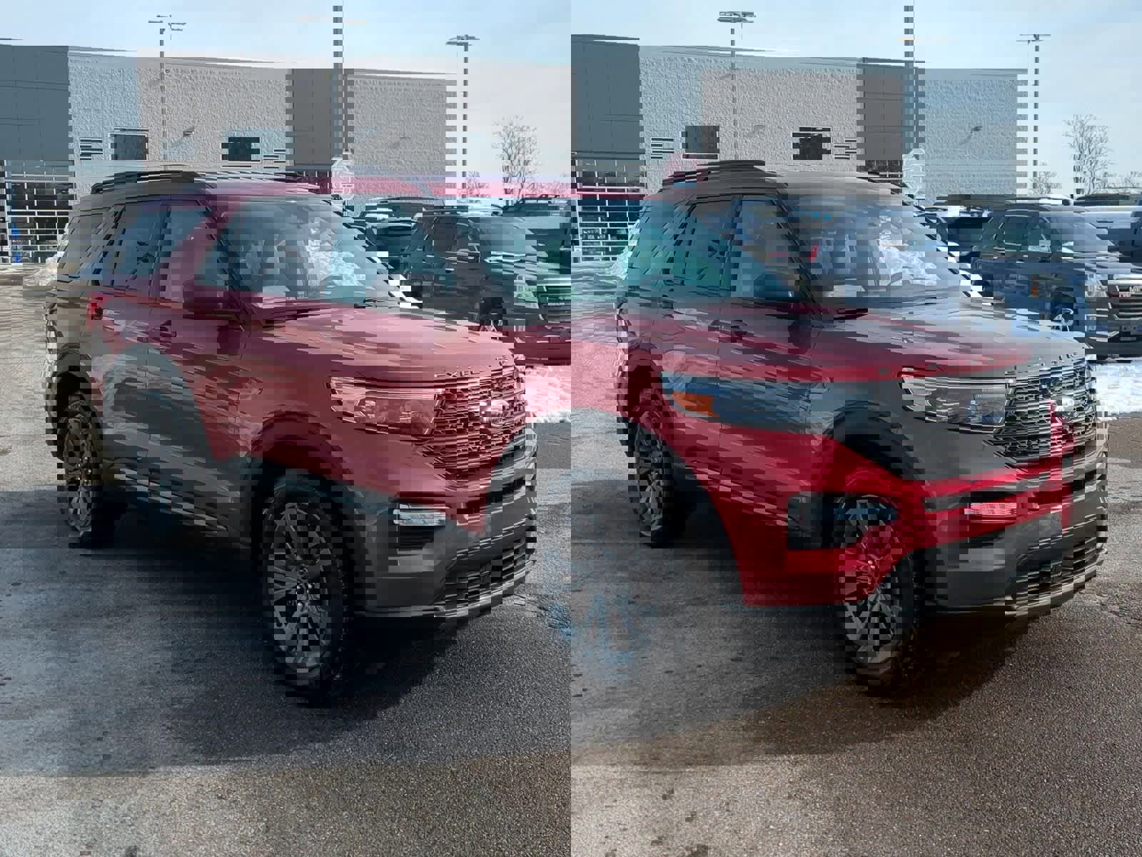 Used 2021 Ford Explorer XLT w/ Equipment Group 202A image 2