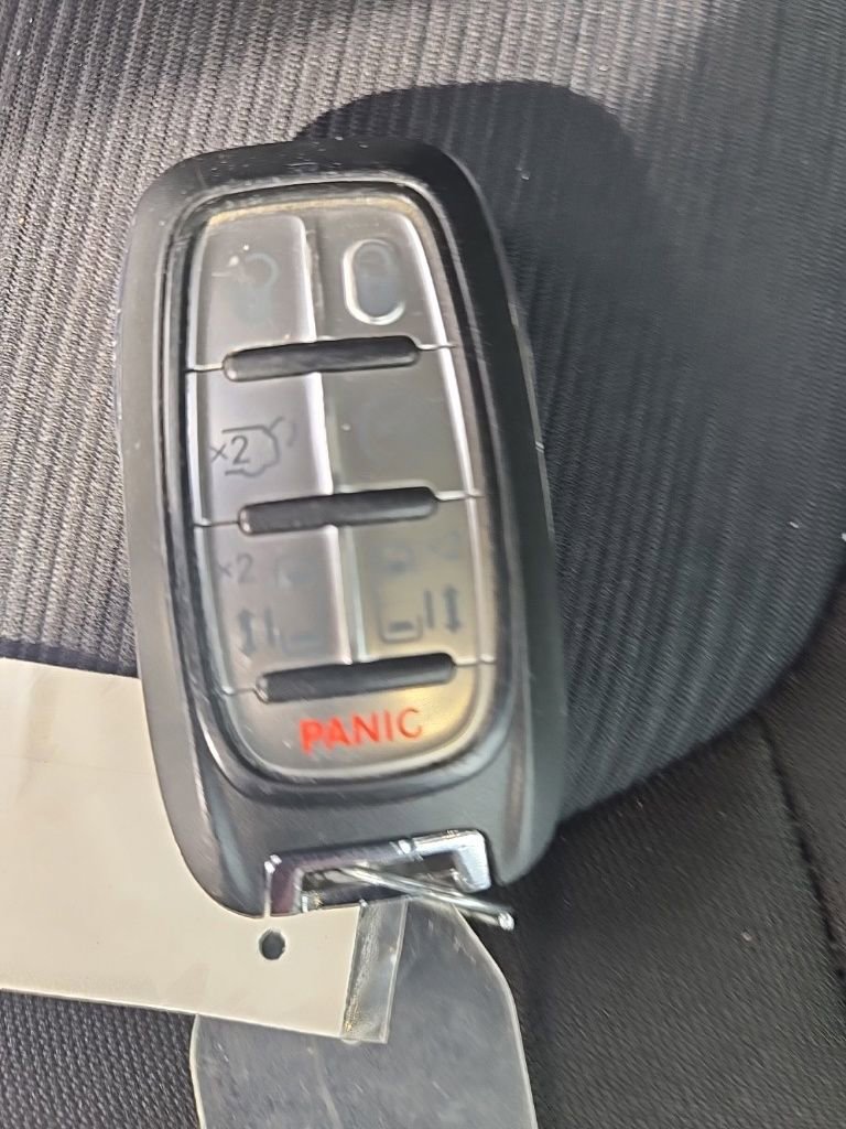 Used 2020 Chrysler Pacifica Touring w/ Advanced Safetytec Group image 29