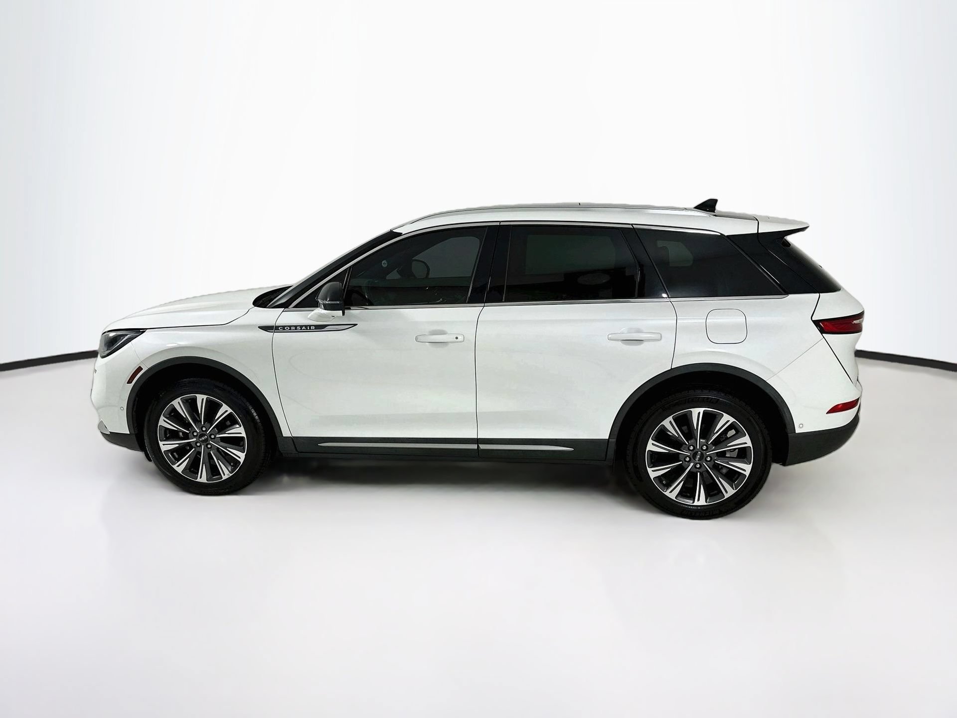 Used 2021 Lincoln Corsair Reserve w/ Equipment Group 201A FWD image 5