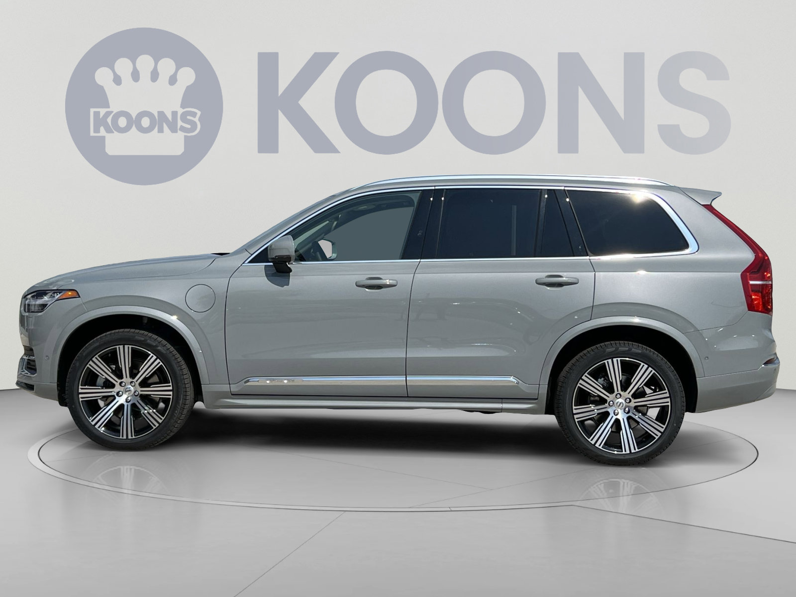 Used 2024 Volvo XC90 T8 Plus w/ Protection Package Premier AWD/4WD image 2