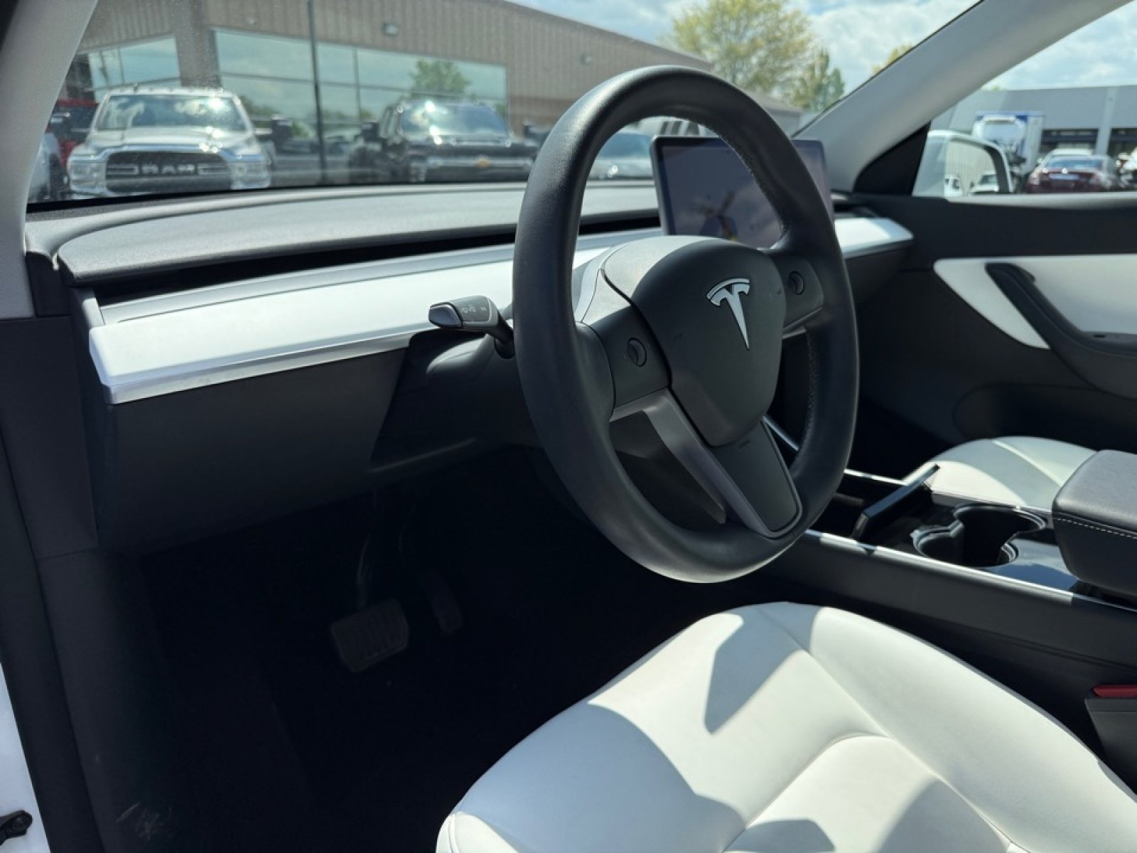 Used 2020 Tesla Model Y Long Range AWD/4WD image 16
