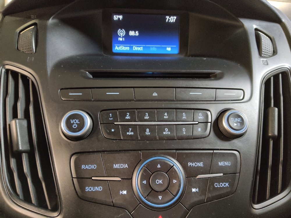 Used 2015 Ford Focus SE image 25