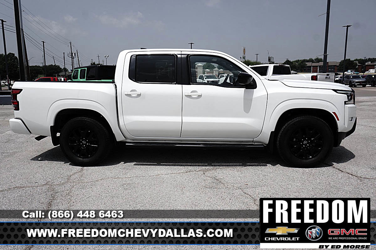 Used 2023 Nissan Frontier SV w/ Midnight Edition Package RWD image 38