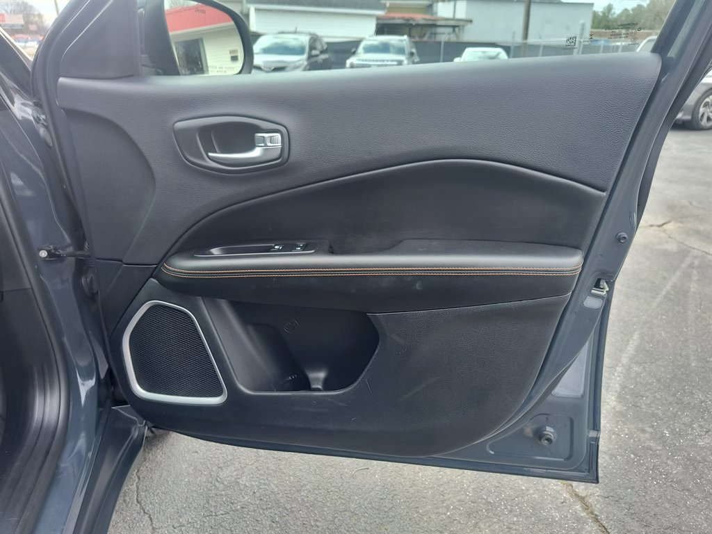 Used 2018 Jeep Compass Limited AWD/4WD image 26