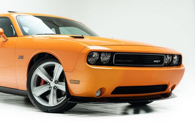 Used 2012 Dodge Challenger SRT8 RWD image 4