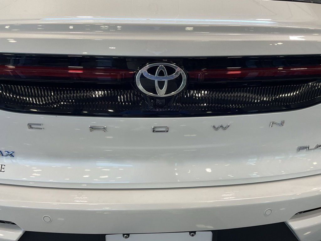 New 2026 Toyota Crown Platinum image 18