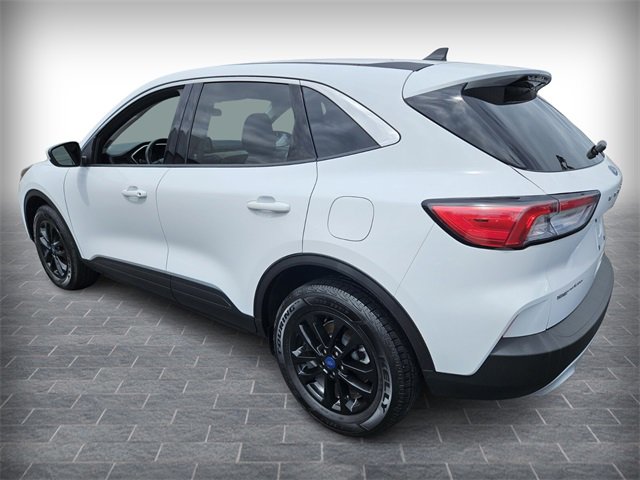 Used 2021 Ford Escape SE image 5