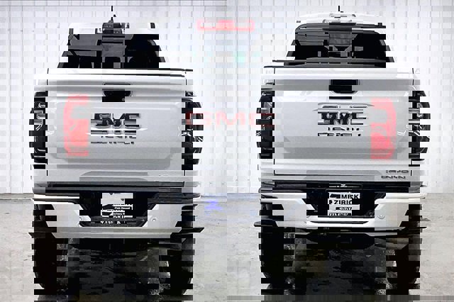 New 2026 GMC Canyon Denali image 4