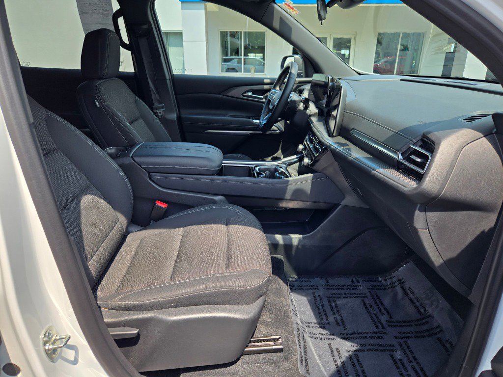 Certified 2025 Chevrolet Traverse LT image 6