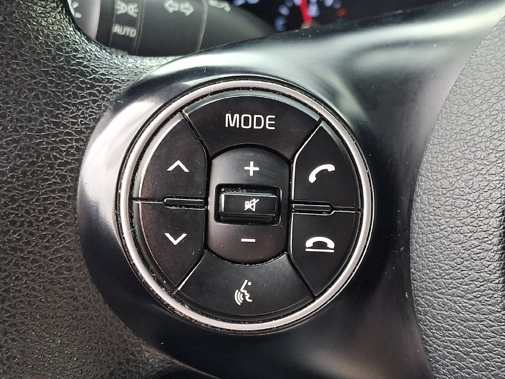 Used 2020 Kia Soul LX FWD image 22