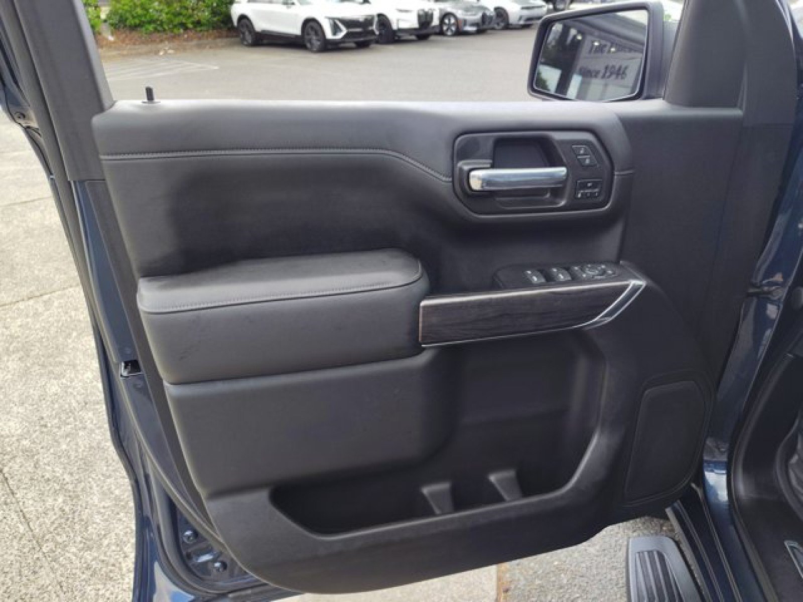 Used 2021 Chevrolet Silverado 1500 LTZ AWD/4WD image 20