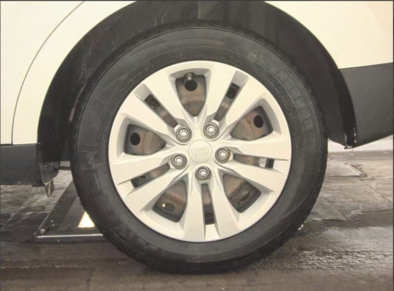 Used 2020 Kia Soul LX image 16