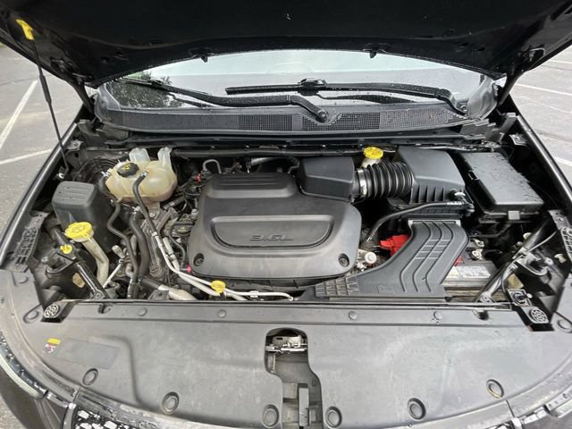 Used 2022 Chrysler Pacifica Touring-L FWD image 28
