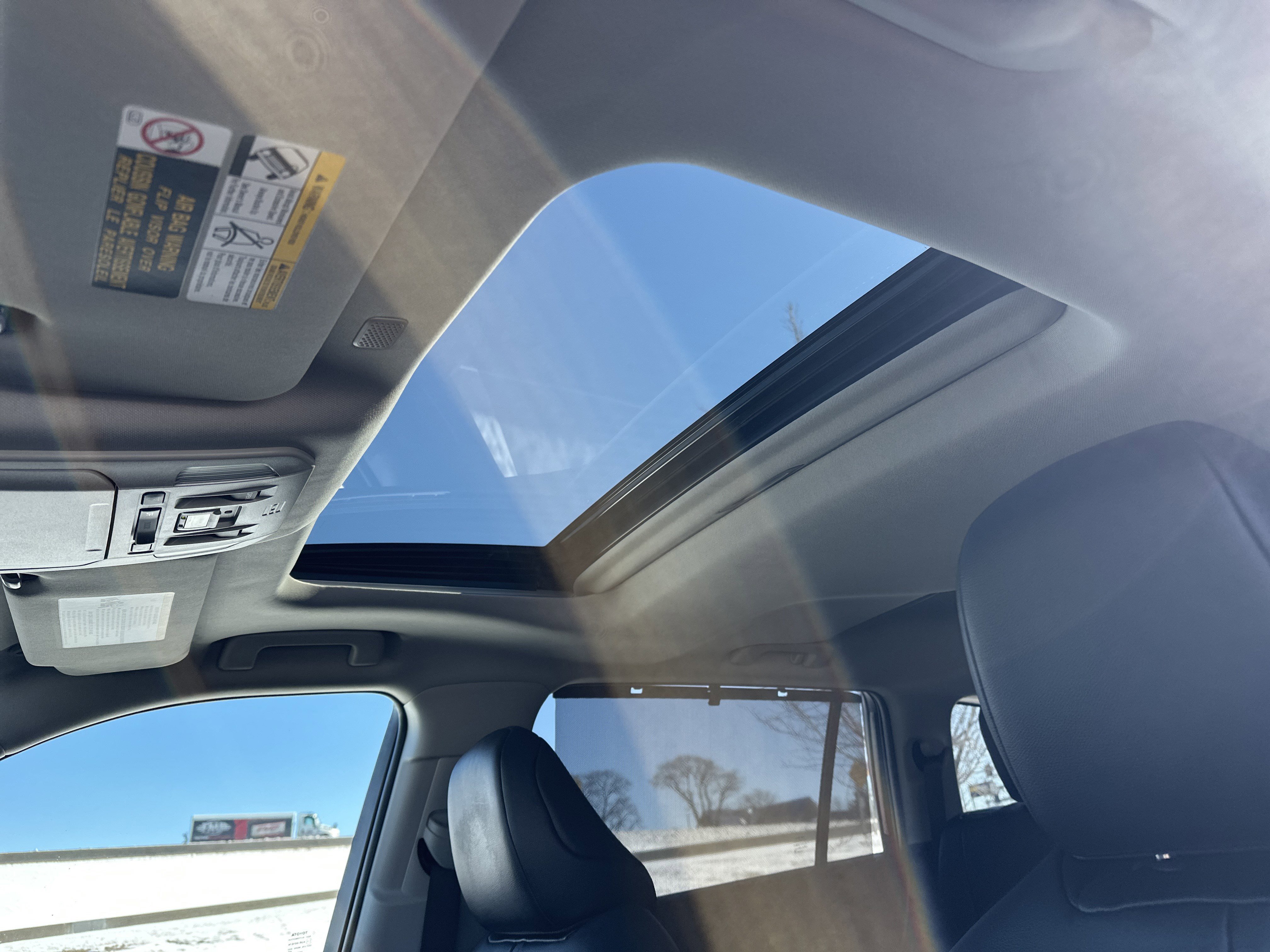 Used 2022 Toyota Highlander XLE image 27