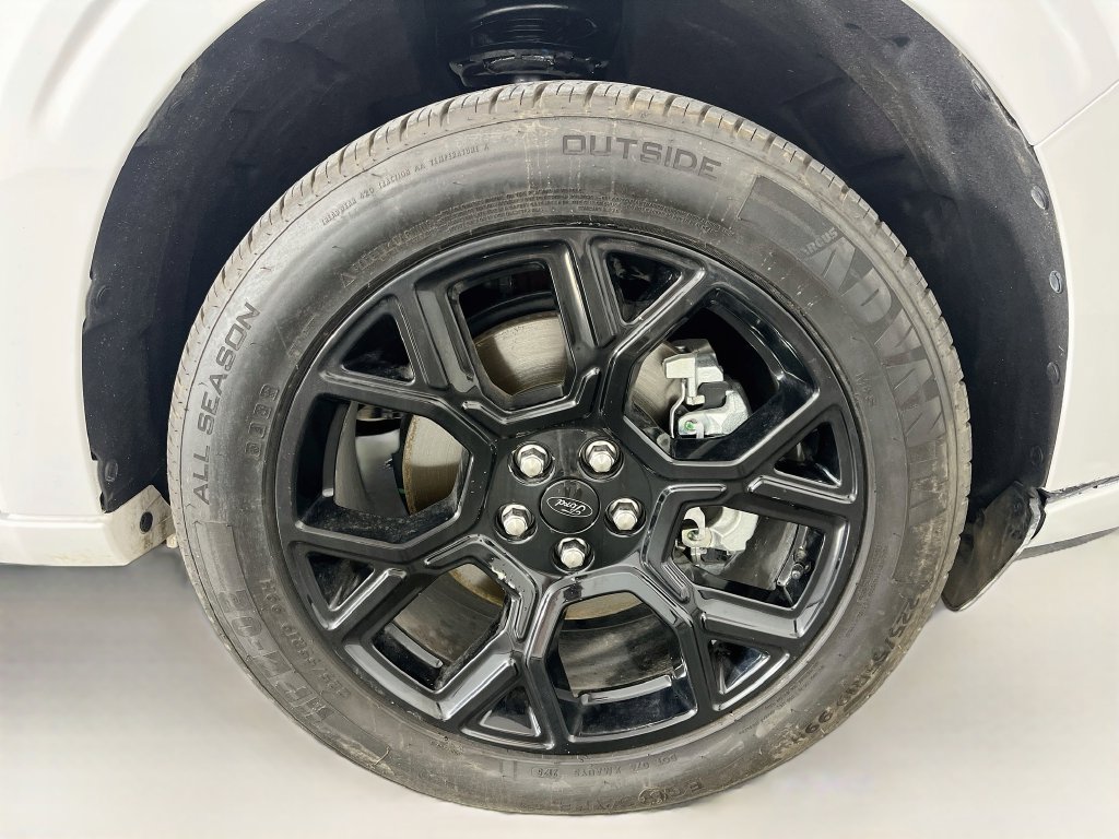 Used 2025 Ford Maverick Lobo AWD/4WD image 35