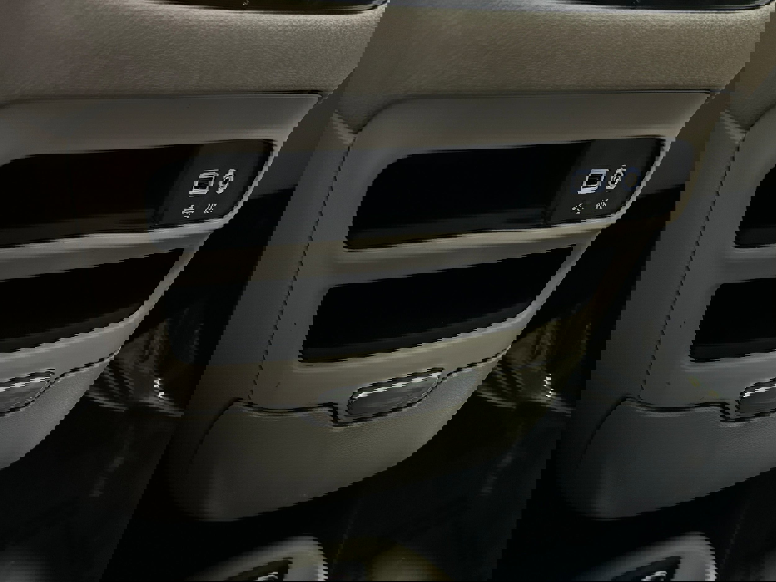 Used 2020 Chrysler Pacifica Limited image 12