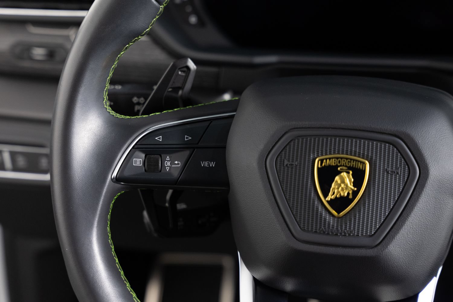 Used 2021 Lamborghini Urus AWD/4WD image 43