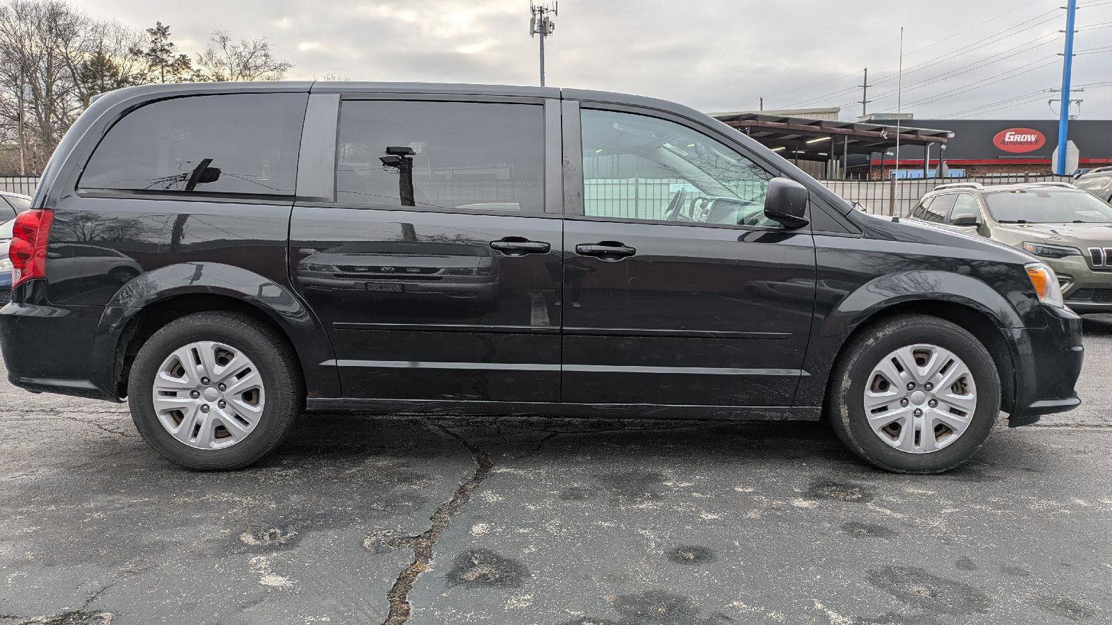 Used 2014 Dodge Grand Caravan SE w/ Quick Order Package 29E SE image 4