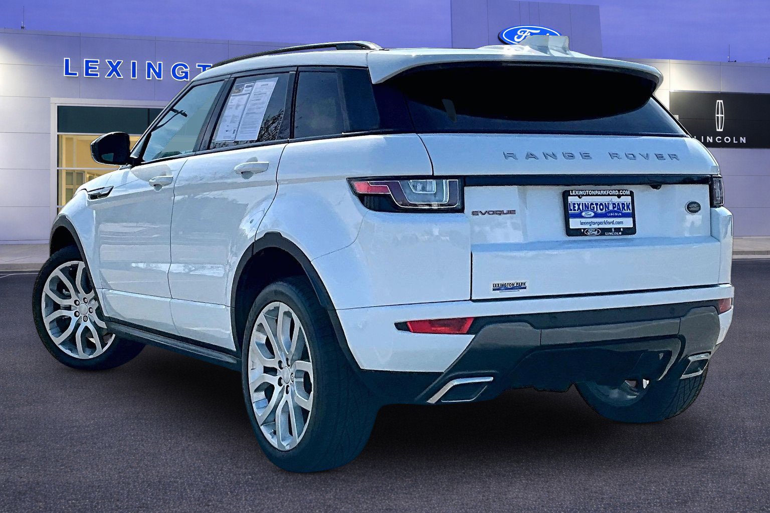 Used 2018 Land Rover Range Rover Evoque HSE Dynamic AWD/4WD image 4
