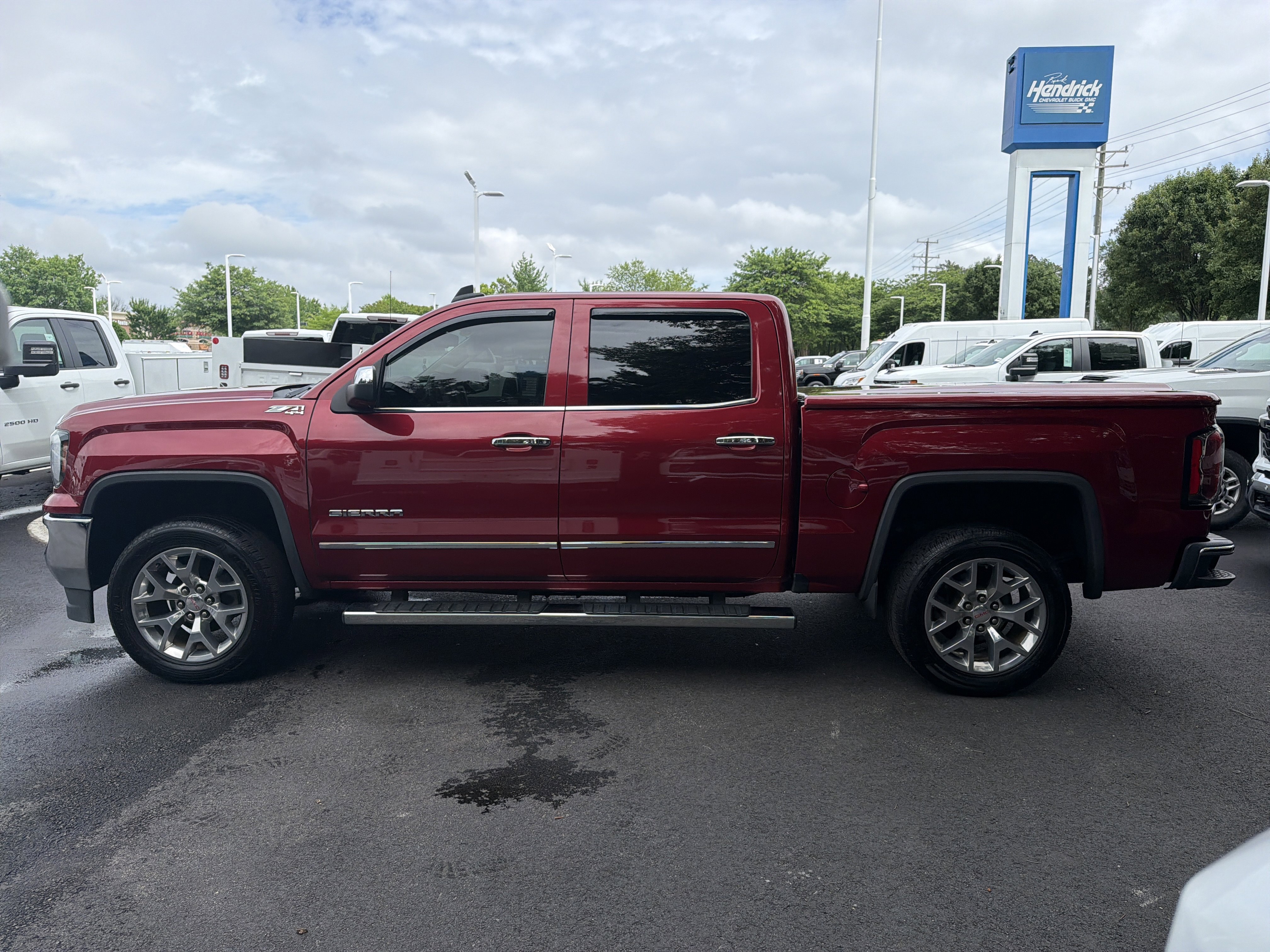 Used 2018 GMC Sierra 1500 SLT AWD/4WD image 7