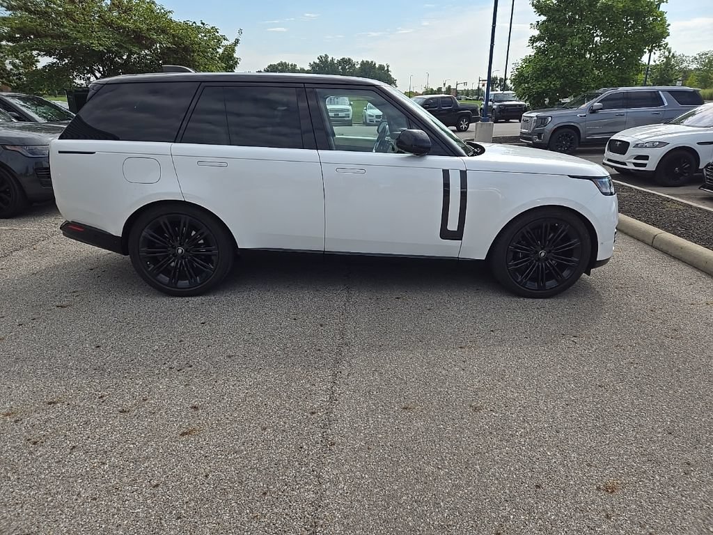 Used 2024 Land Rover Range Rover Autobiography AWD/4WD image 4