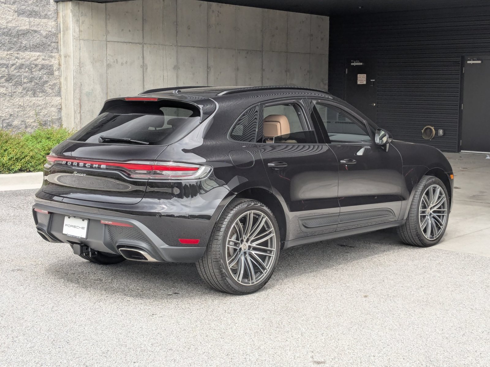 New 2026 Porsche Macan AWD/4WD image 9