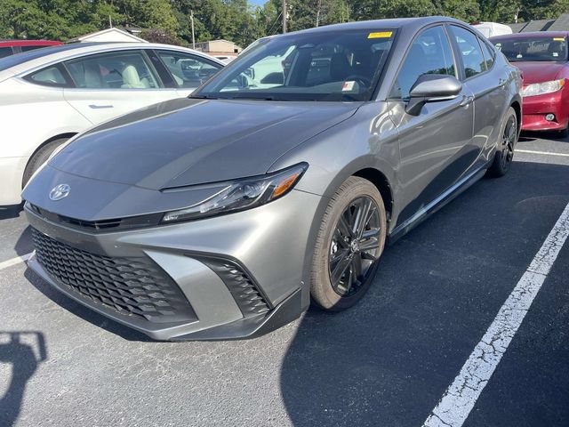 Used 2026 Toyota Camry SE FWD image 5