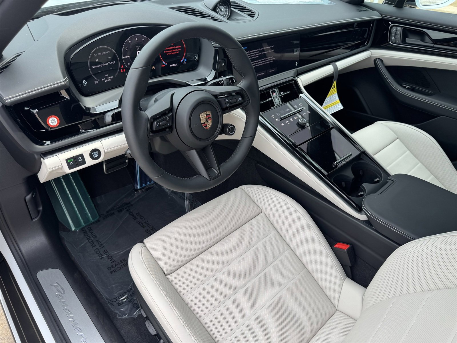 New 2025 Porsche Panamera 4 image 4