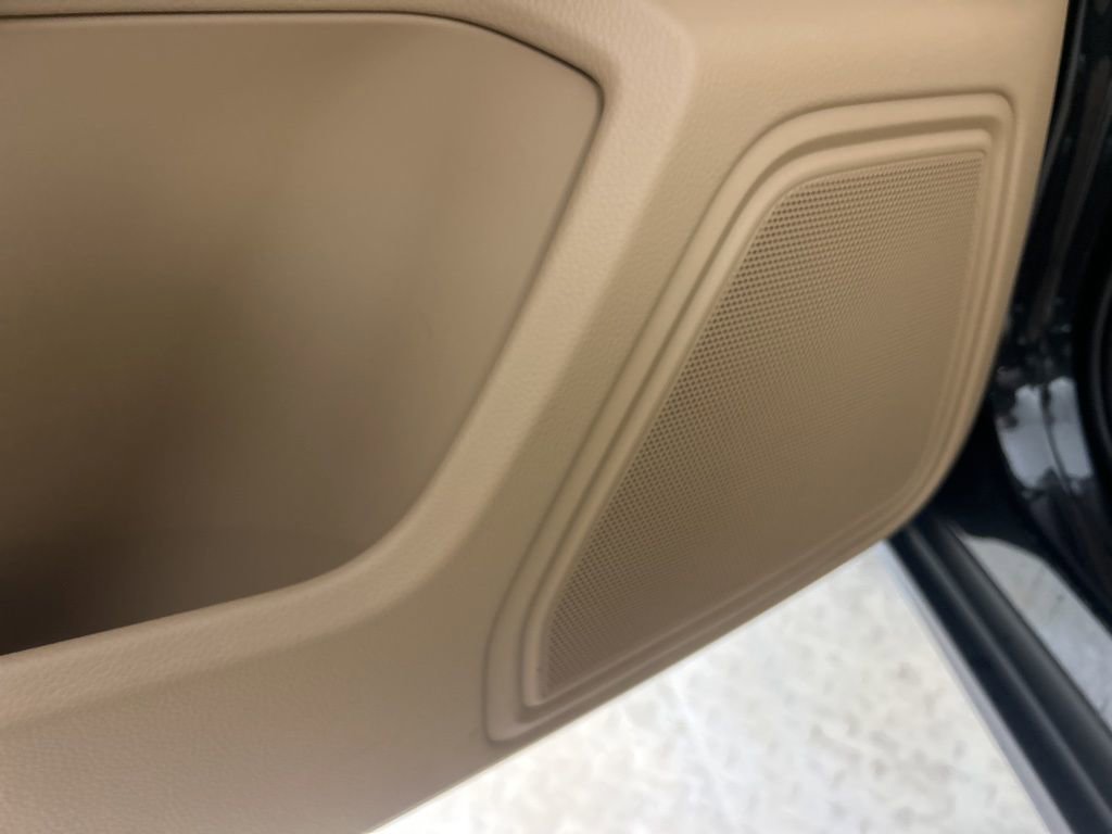 Certified 2025 Porsche Macan image 27