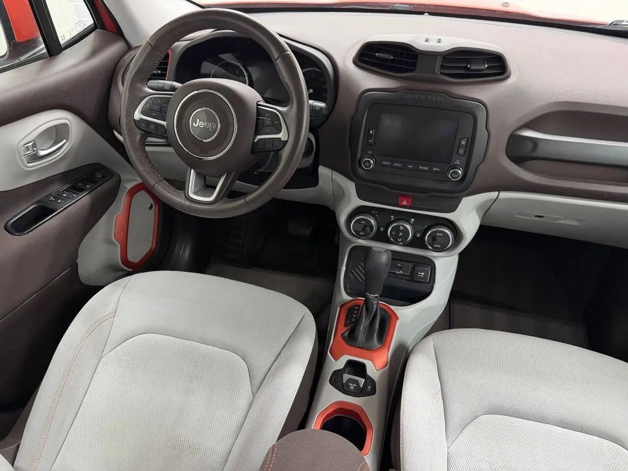 Used 2017 Jeep Renegade Latitude FWD image 27
