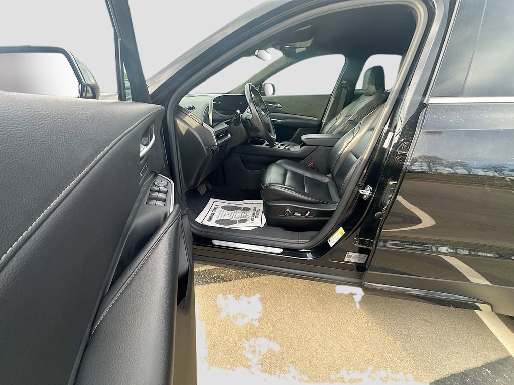 Used 2024 Cadillac XT4 Premium Luxury FWD image 12