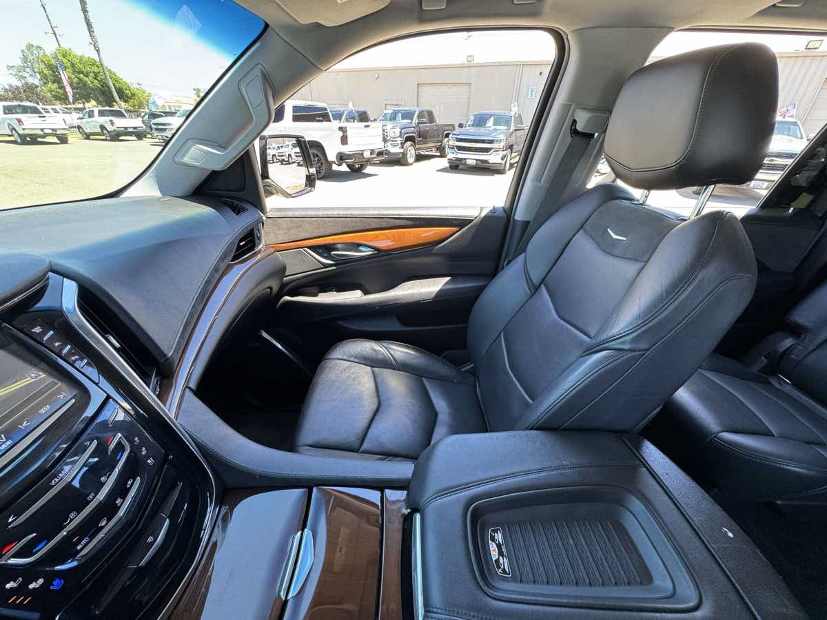 Used 2018 Cadillac Escalade ESV Premium Luxury AWD/4WD image 42