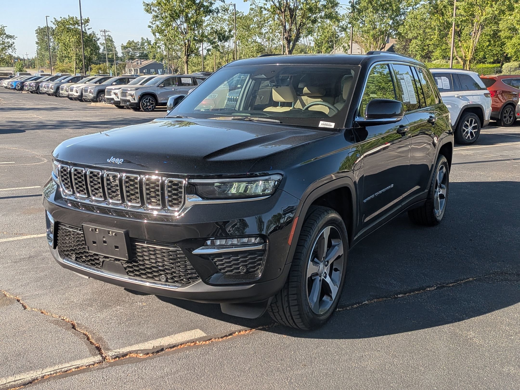 Used 2023 Jeep Grand Cherokee 4WD 4xe w/ Luxury Tech Group II image 5
