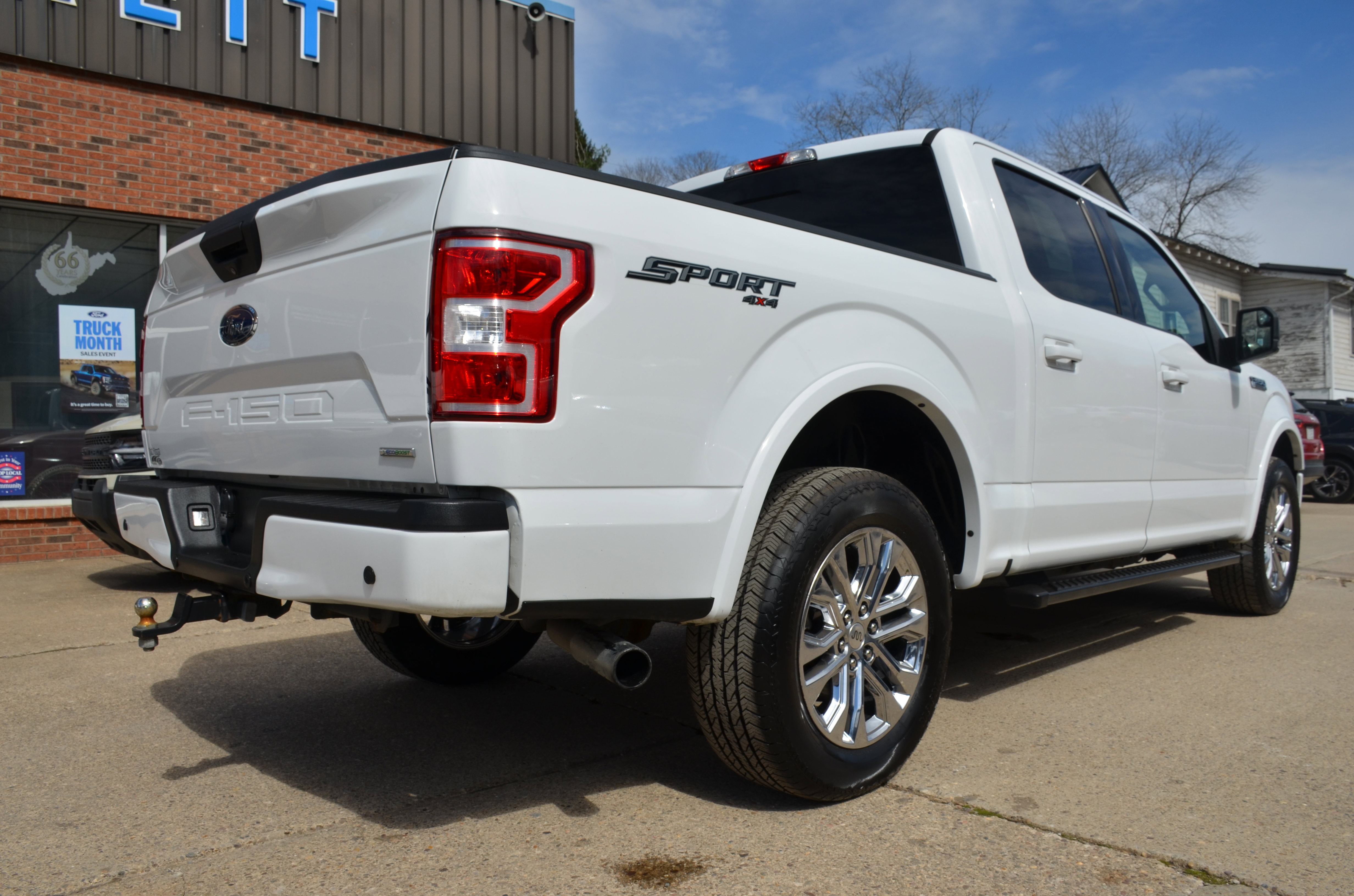 Used 2019 Ford F150 XLT w/ Equipment Group 302A Luxury image 4