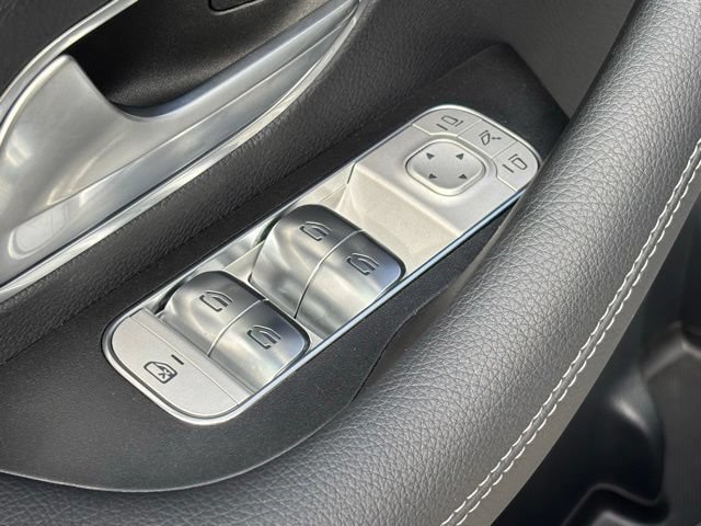 Used 2025 Mercedes-Benz GLS 580 4MATIC image 16