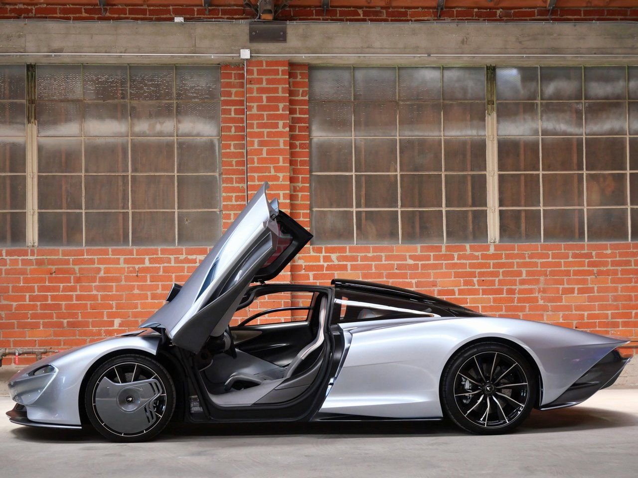 Used 2020 McLaren Speedtail RWD image 46