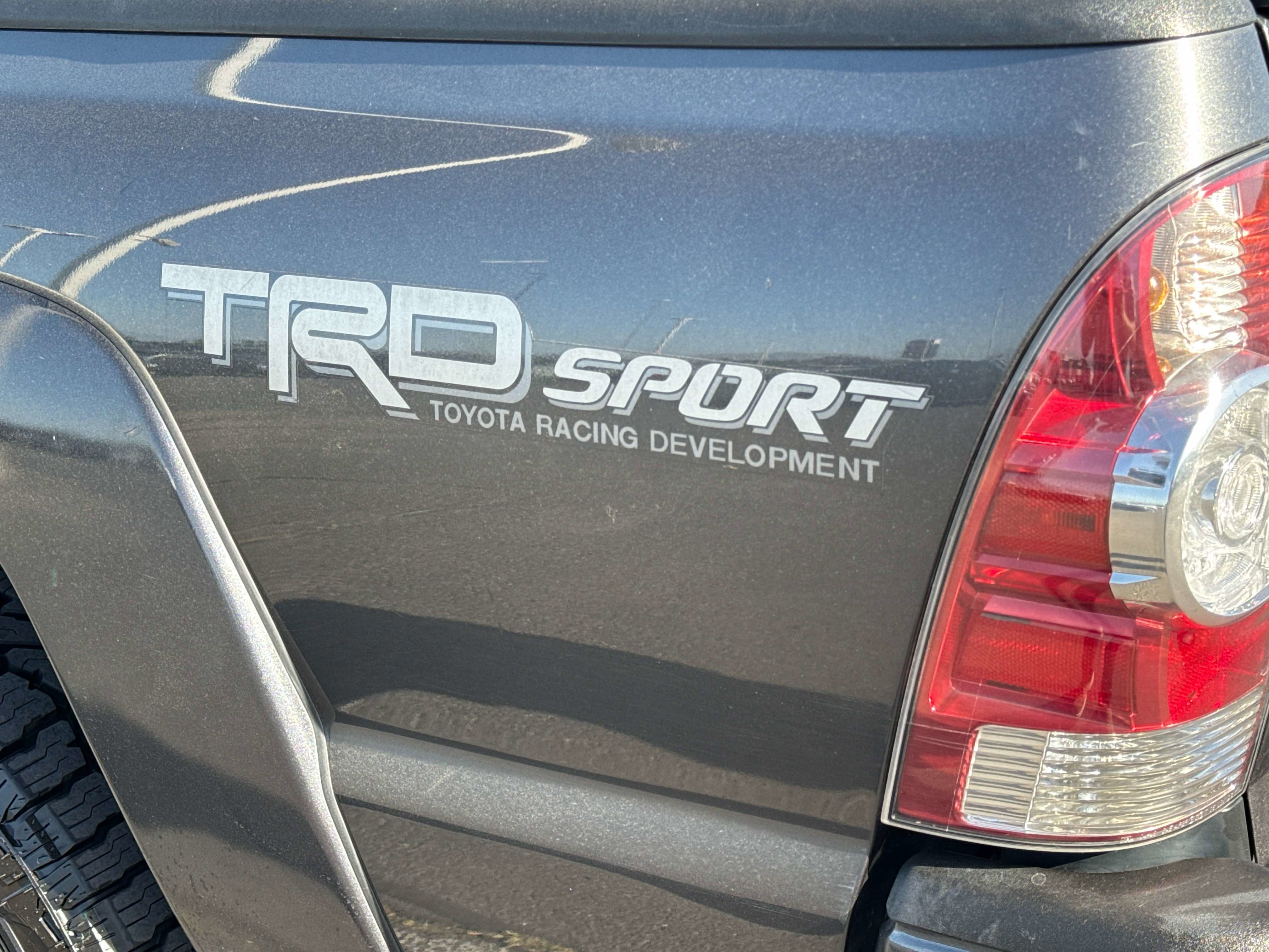 Used 2015 Toyota Tacoma 4x4 Double Cab w/ TRD Sport Package image 17