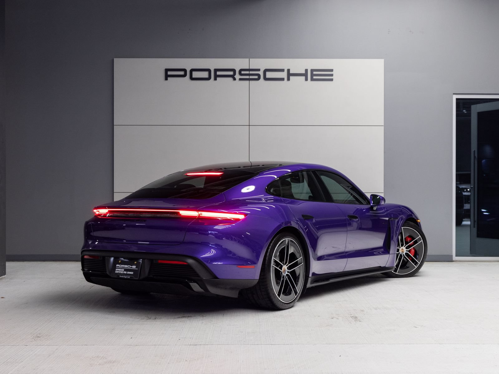Certified 2025 Porsche Taycan GTS AWD/4WD image 7
