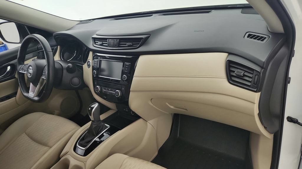 Used 2020 Nissan Rogue SV FWD image 28