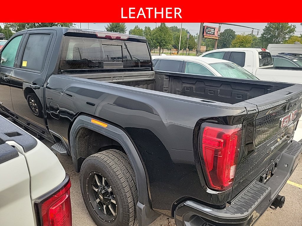 Used 2020 GMC Sierra 2500 AT4 w/ Technology Package AWD/4WD image 4