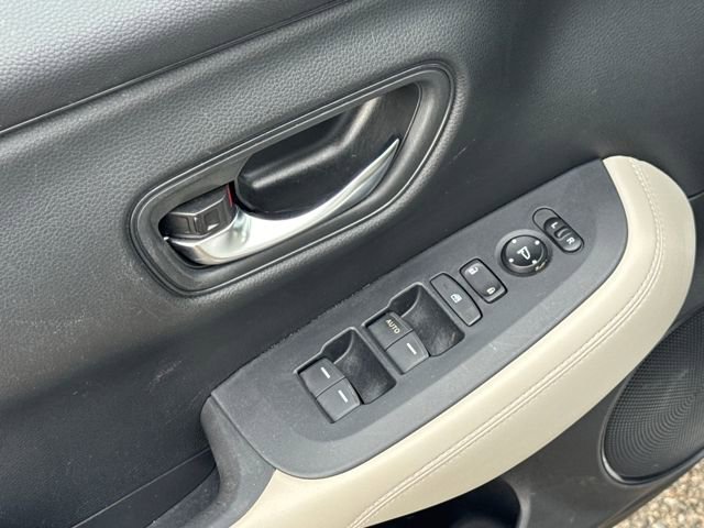 Certified 2023 Honda HR-V LX image 5