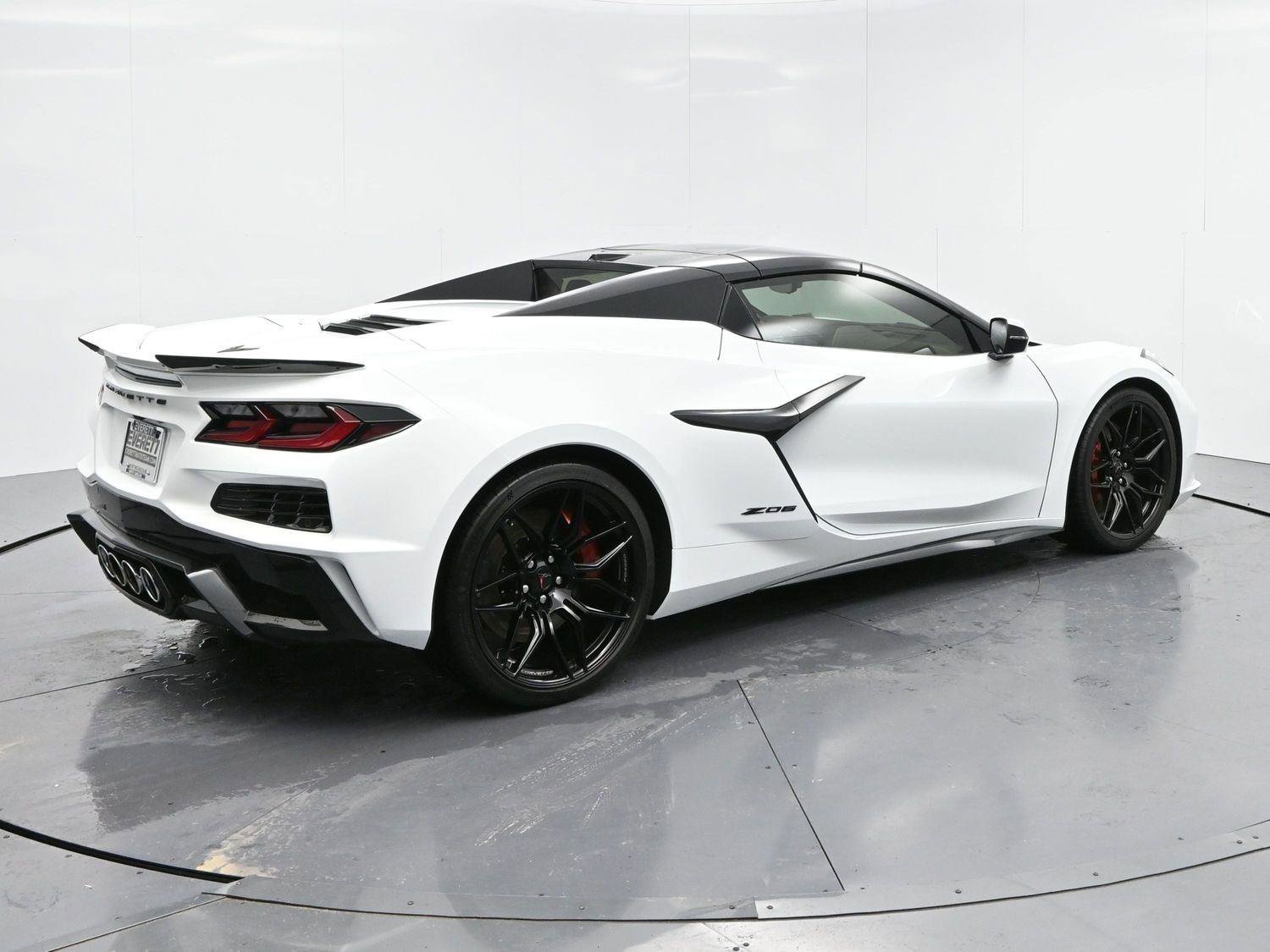 Used 2025 Chevrolet Corvette Z06 w/ Battery Protection Package image 7