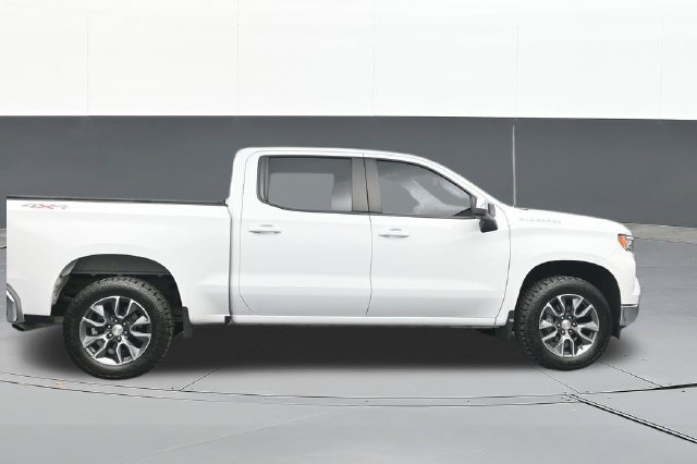 Used 2022 Chevrolet Silverado 1500 LT AWD/4WD image 16