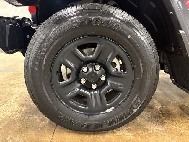 Used 2024 Jeep Gladiator Sport image 9