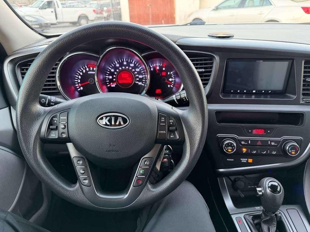 Used 2011 Kia Optima LX image 26