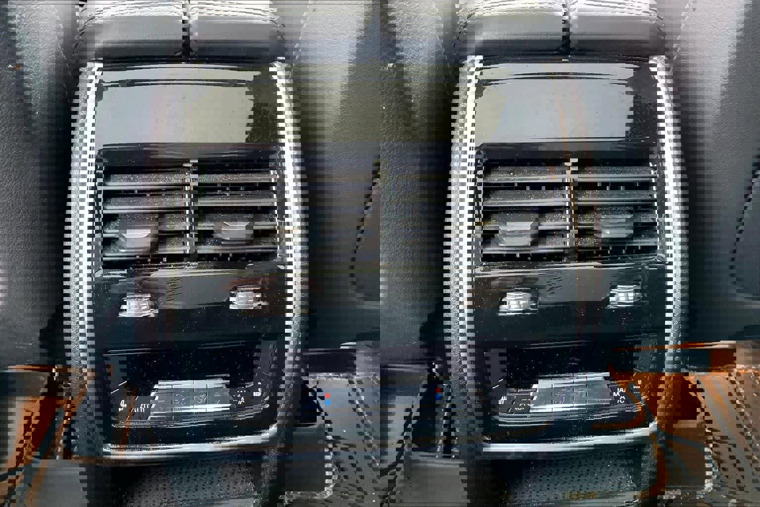 Used 2022 BMW X5 xDrive40i w/ Premium Package image 36