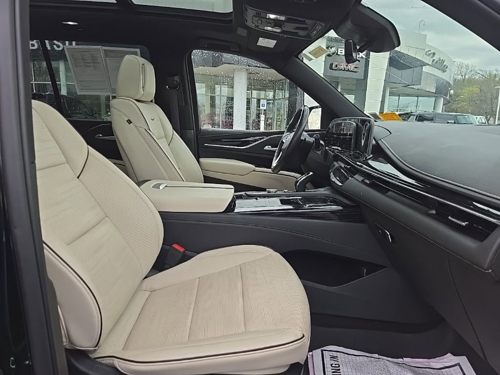 Used 2023 Cadillac Escalade Sport image 17