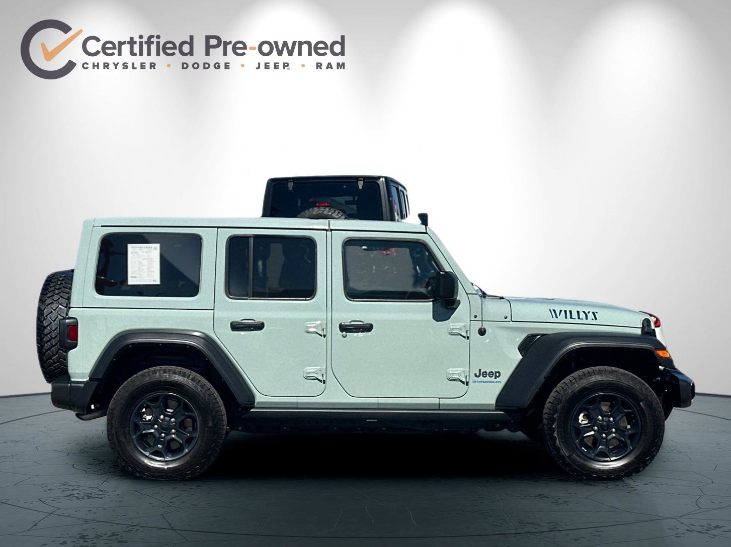 Used 2023 Jeep Wrangler Unlimited w/ Cold Weather Group AWD/4WD image 3