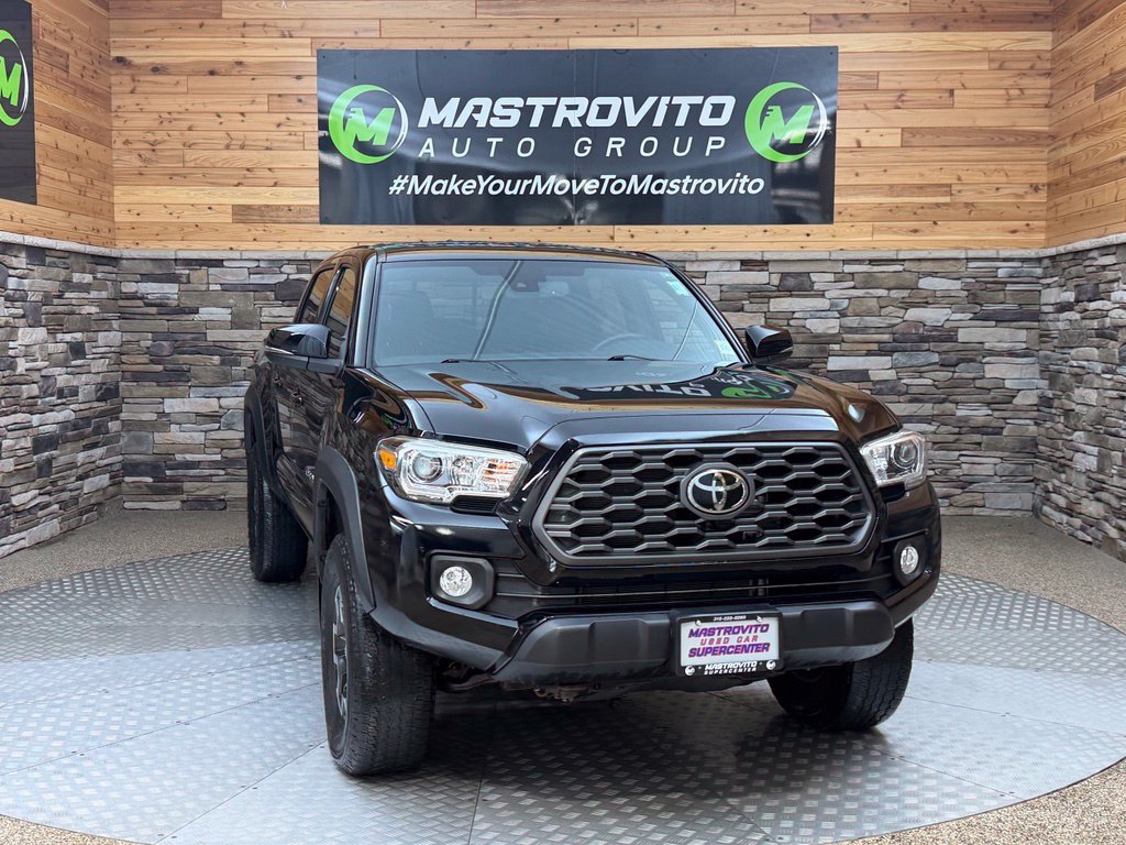 Used 2020 Toyota Tacoma TRD Off-Road w/ TRD Premium Off Road Package AWD/4WD image 2