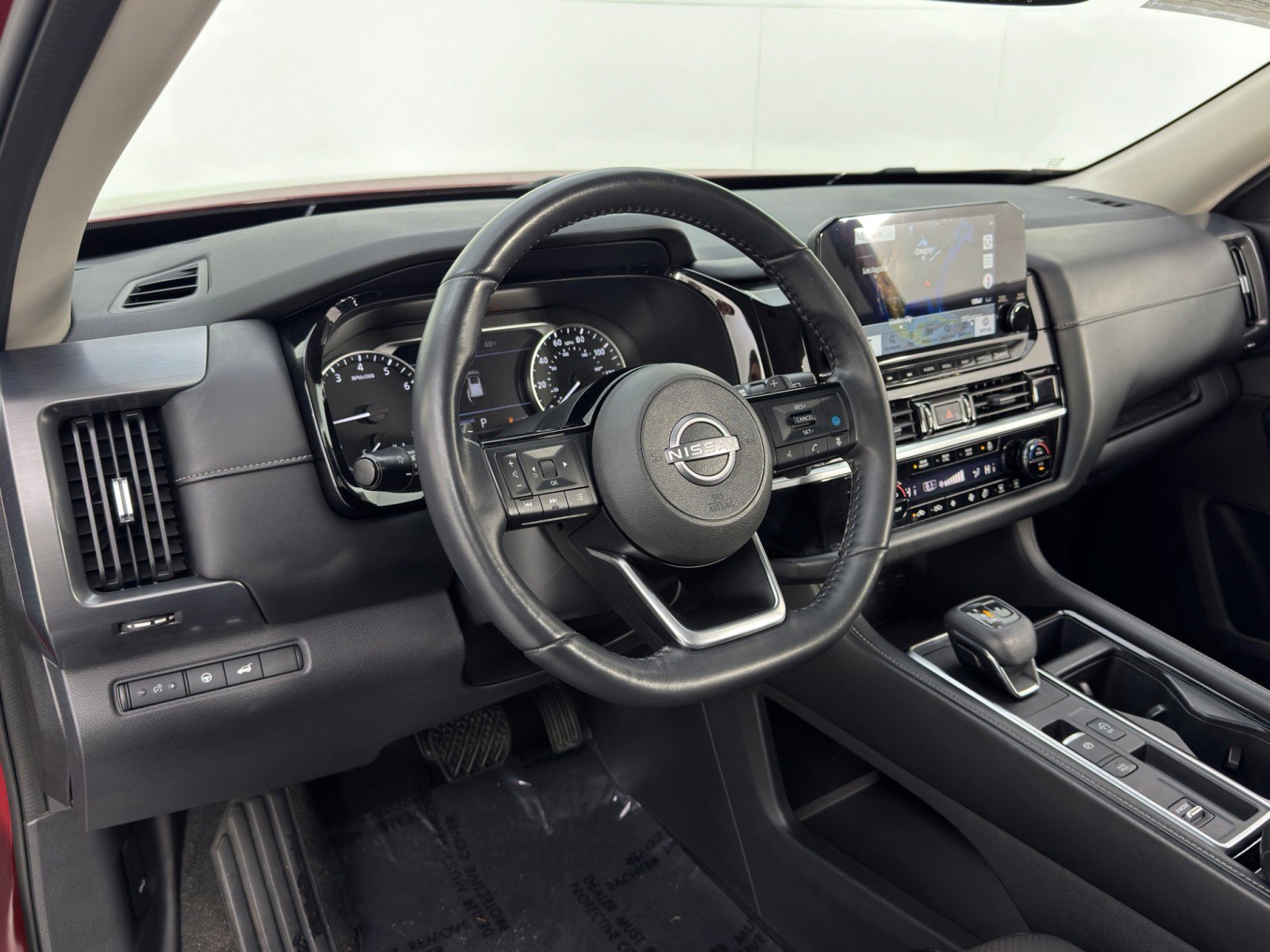 Used 2022 Nissan Pathfinder SL w/ Lighting Package (N92) image 12